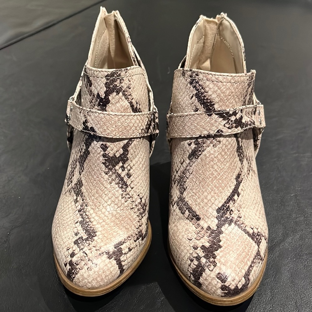 Fergalicous snake skin booties size 7, great condition
